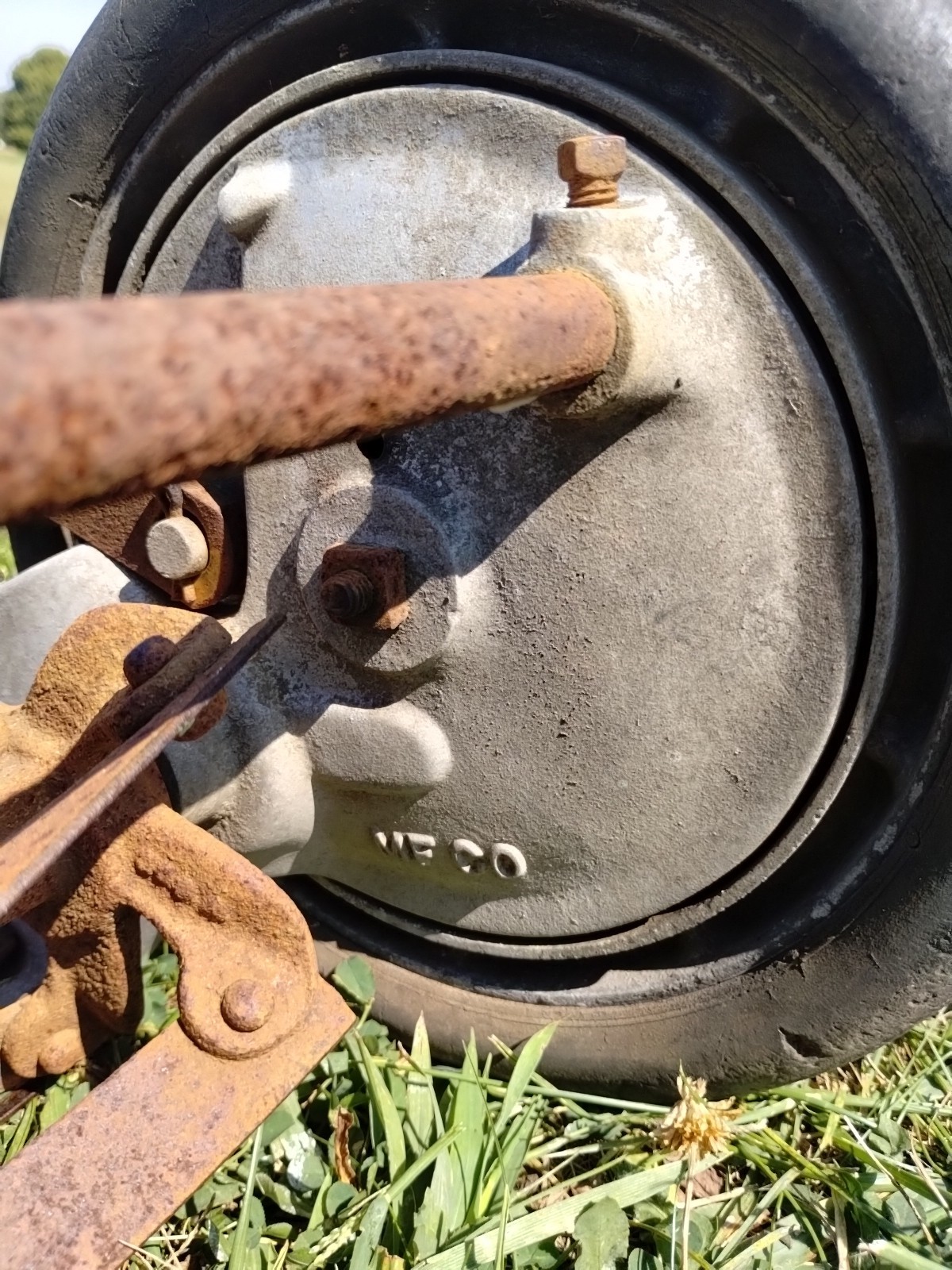 Vintage MF. CO. Manuel Real Mower.. Still Mows!!
