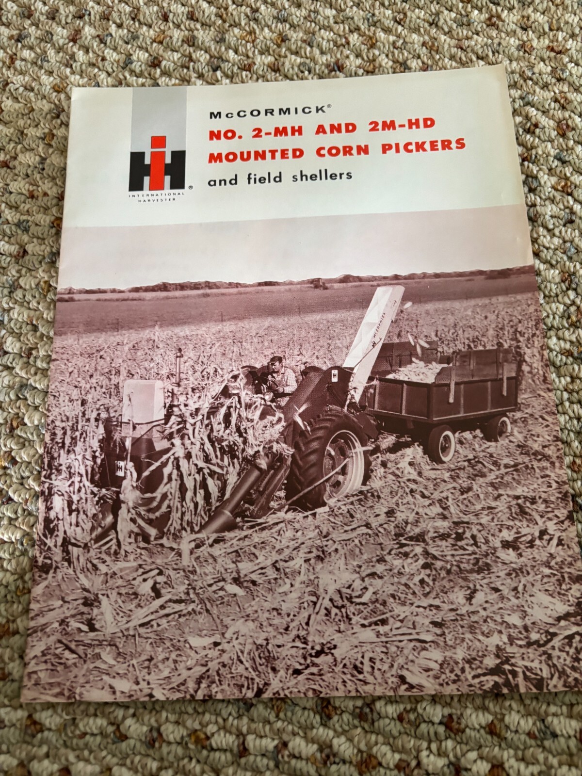 International Harvester 2-MH 2M-HD Mounted Corn Picker For 1961 Brochure FCCA25