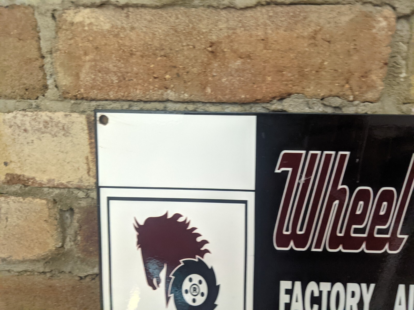 VINTAGE WHEEL HORSE FACTORY ACCESSORIES PORCELAIN METAL SIGN 12&Prime; X 8&Prime;