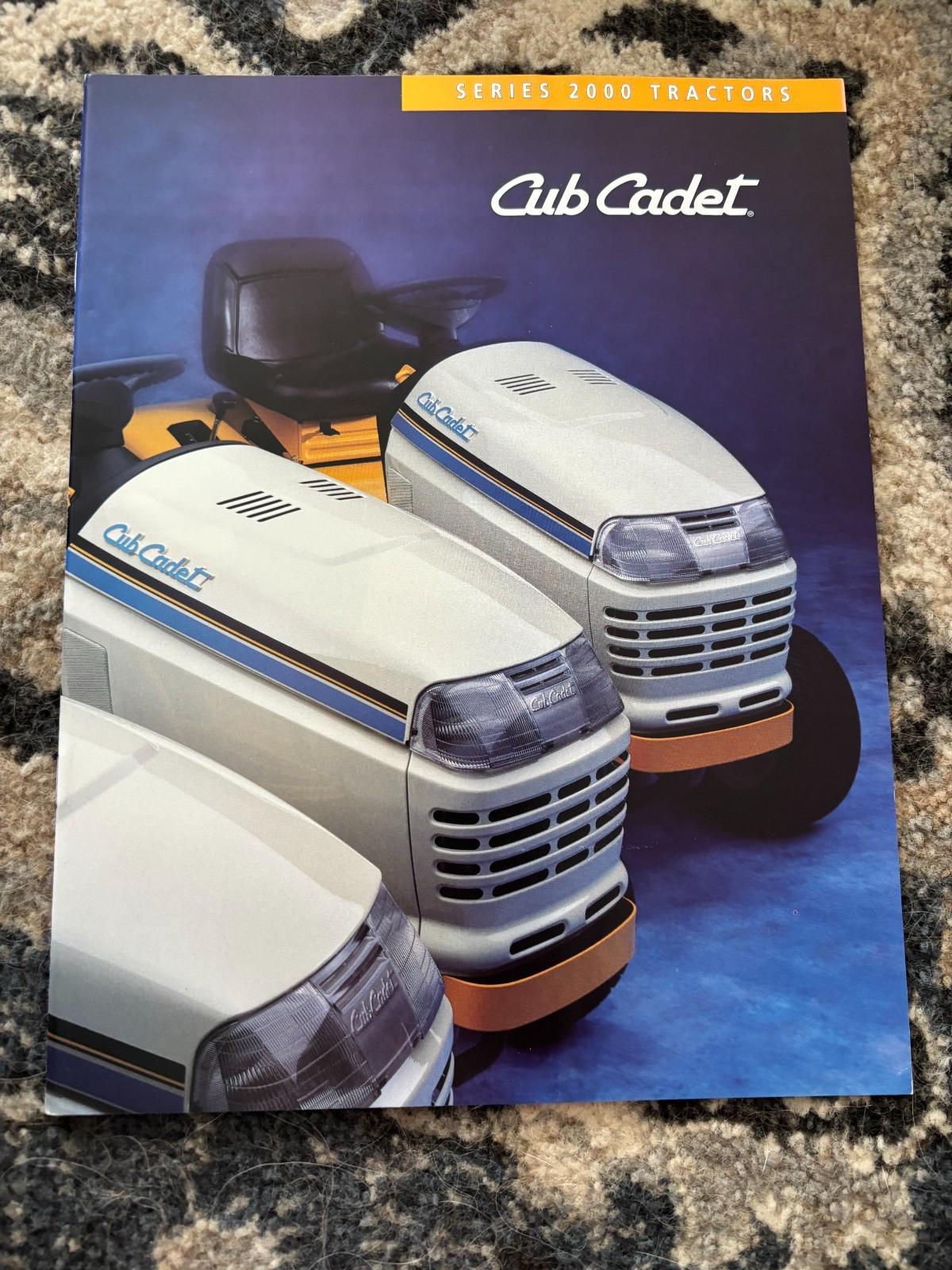 Cub Cadet Series 2000 Tractors For 1994 Brochure FCCA25
