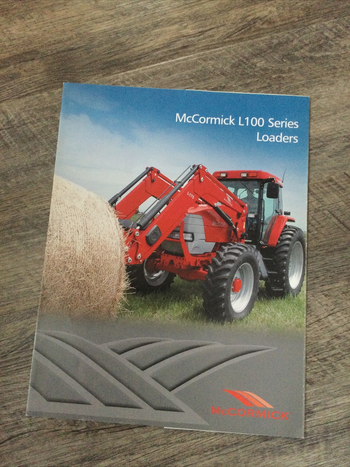 McCormick L100 Series Loaders Tractor Mount Brochure