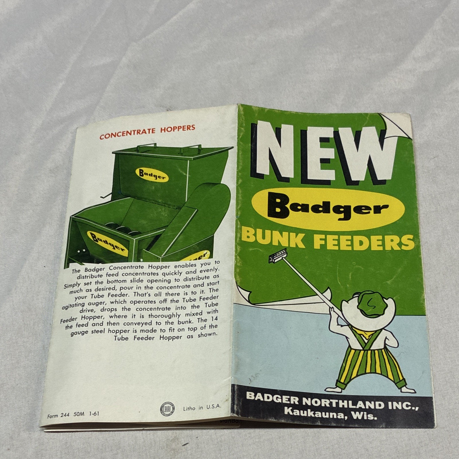 Badger Bunk Feeders & Conveyors 1961 Original Advertising Brochure