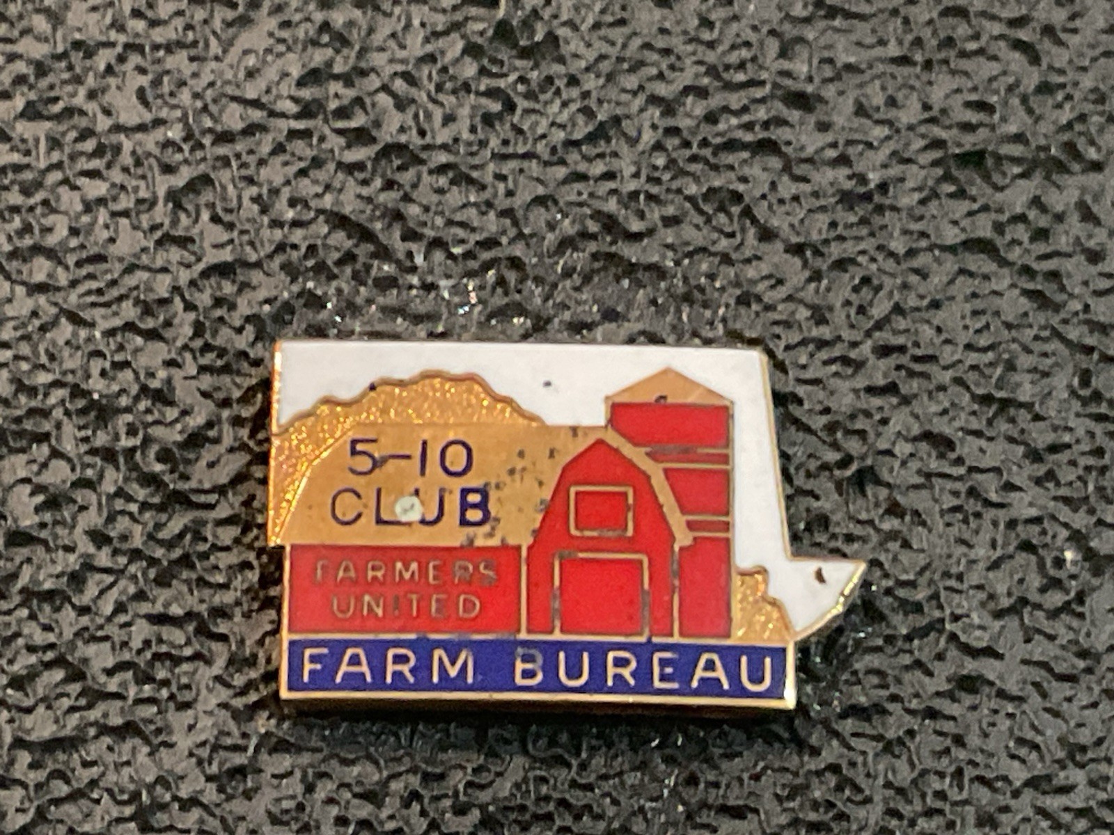 Plastic Farm Bureau Member Brown Sign 11×6 With Pin