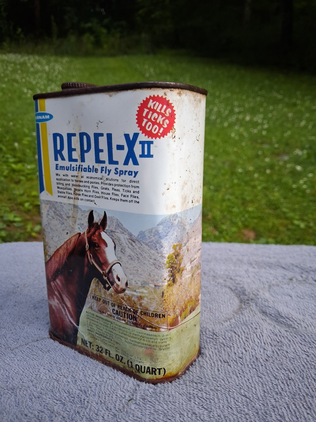 Graphic Antique Horse Advertising Can / Farm