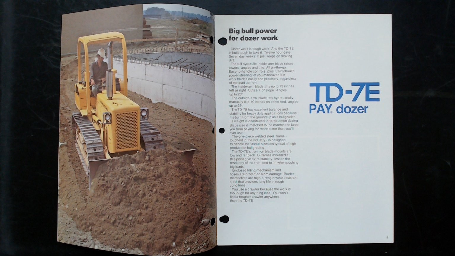 International Harvester 100E TD-7E Brochure 65hp Crawler Dozer Vintage
