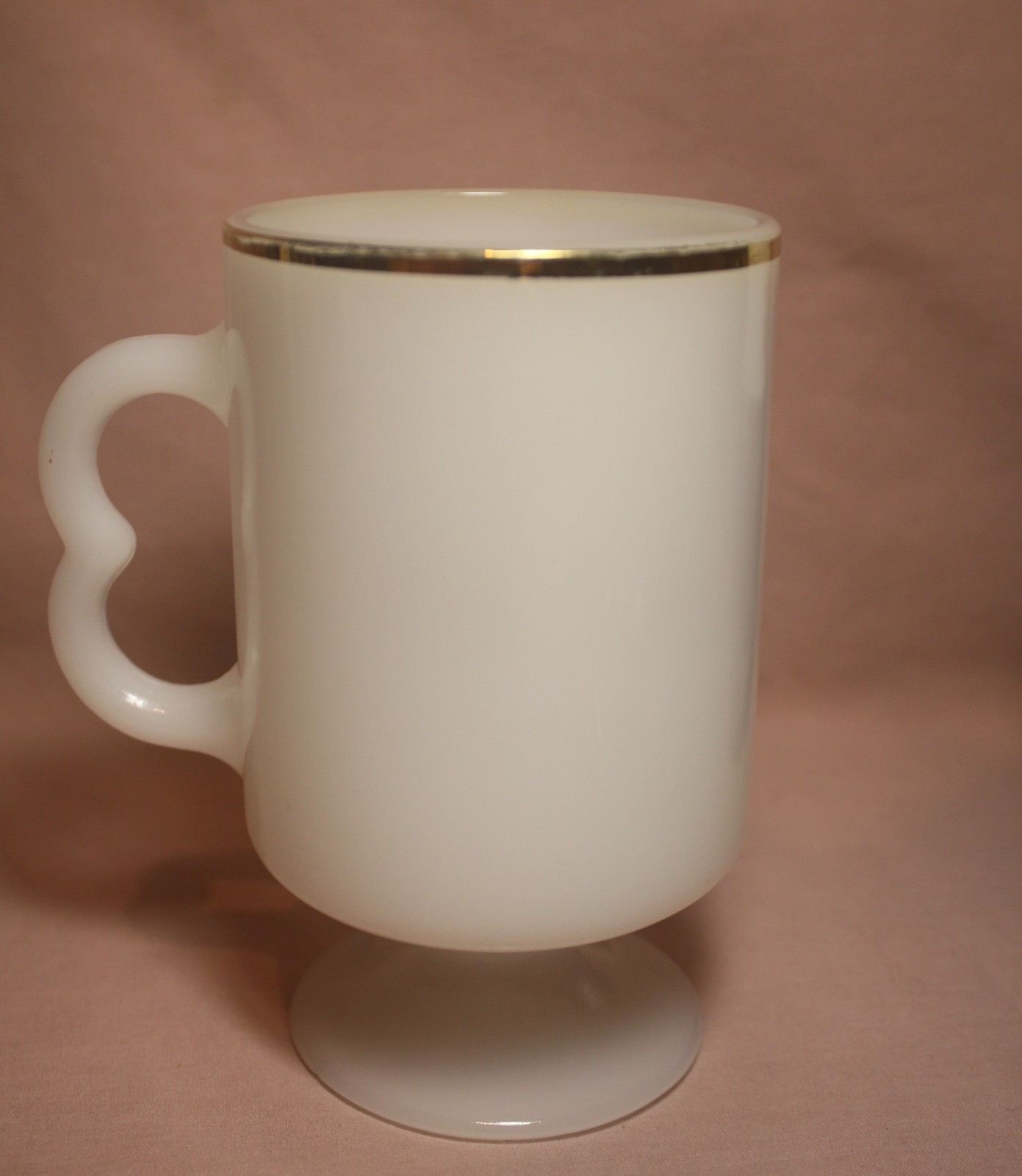 ADVERTISING KING GRAIN COFFEE CUP MUG THE WINNING TEAM WHITE MILK GLASS & GOLD