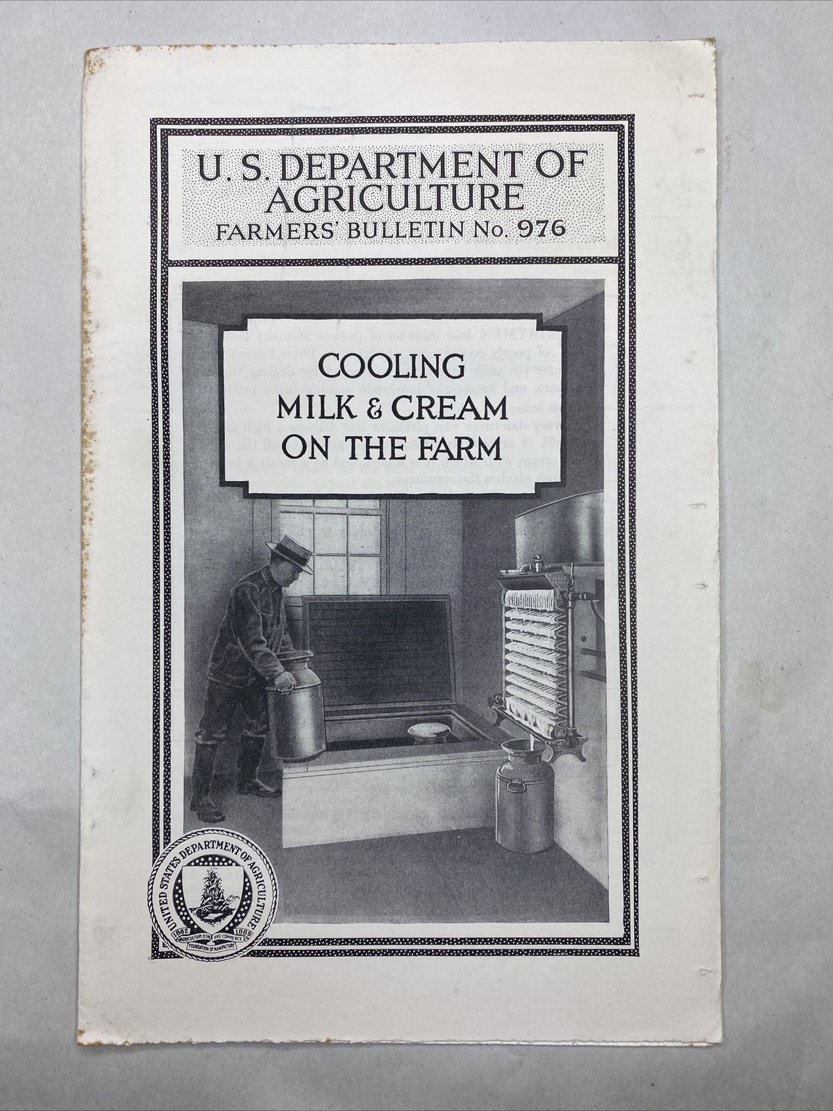 1940 USDA Farmers&rsquo; Bulletin No. 976 Cooling milk and cream on the farm