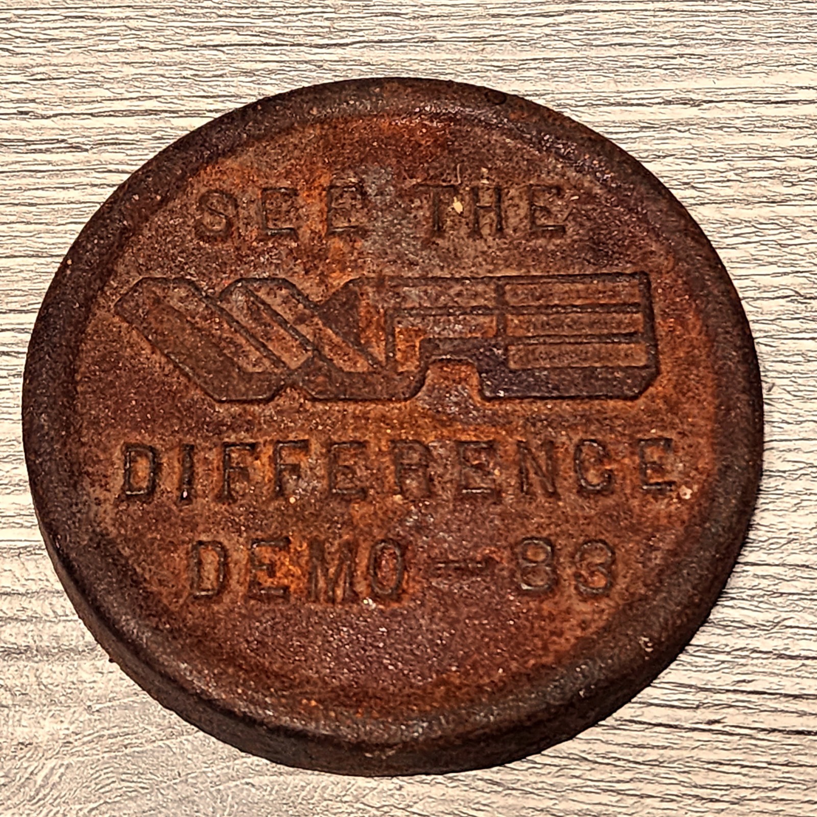 White Farm Equipment 1983 Cast Iron Promotional Disc « See the Difference Demo »