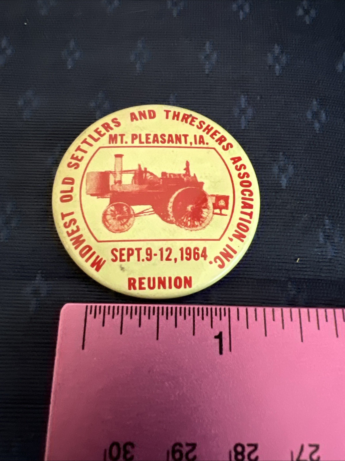 *1964 Midwest Old Settler Thresher Reunion Mt Pleasant IA Pinback Button Tractor