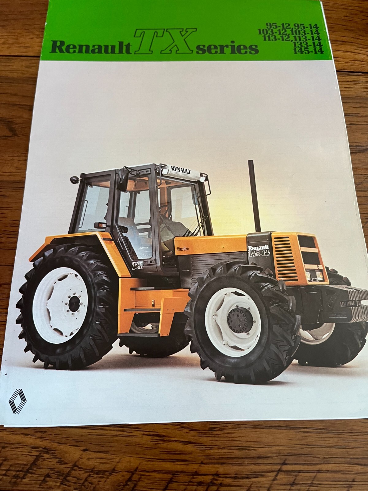 Renault 95-12 95-14 103-12 1-3-14 113-12 113-14 133-14 Tractor Brochure AMIL22