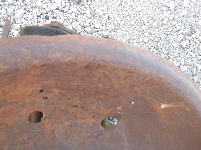 Vintage Rusty Rustic Tractor Seat Implement ????????????? good for decor