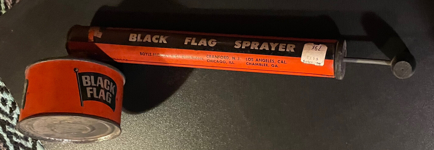 Vintage Advertising Black Flag Bug Metal Tin Can 1 Pint All Purpose Sprayer