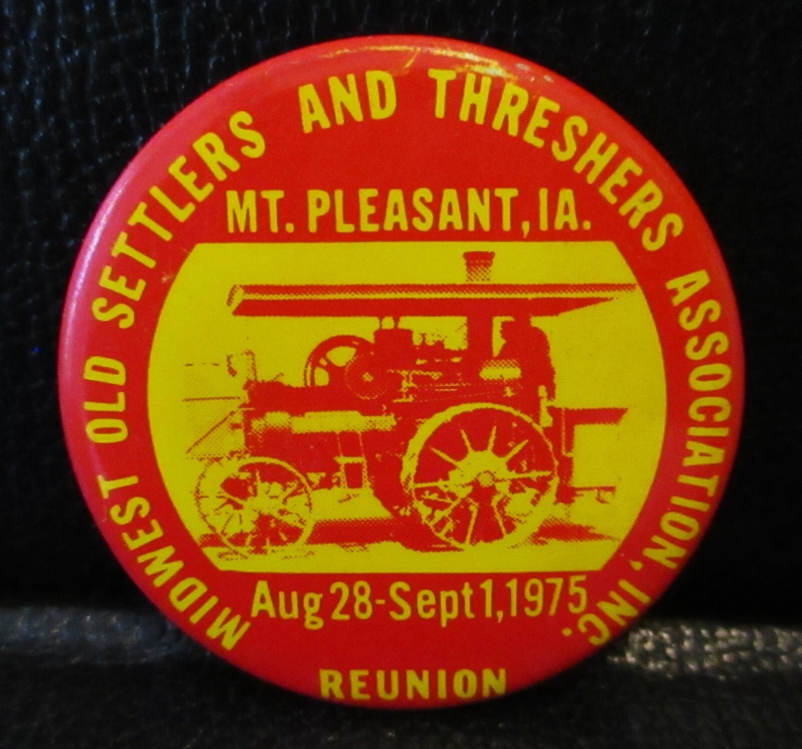 *1975 Midwest Threshers Reunion Mt Pleasant Iowa Steam Tractor Pinback Button