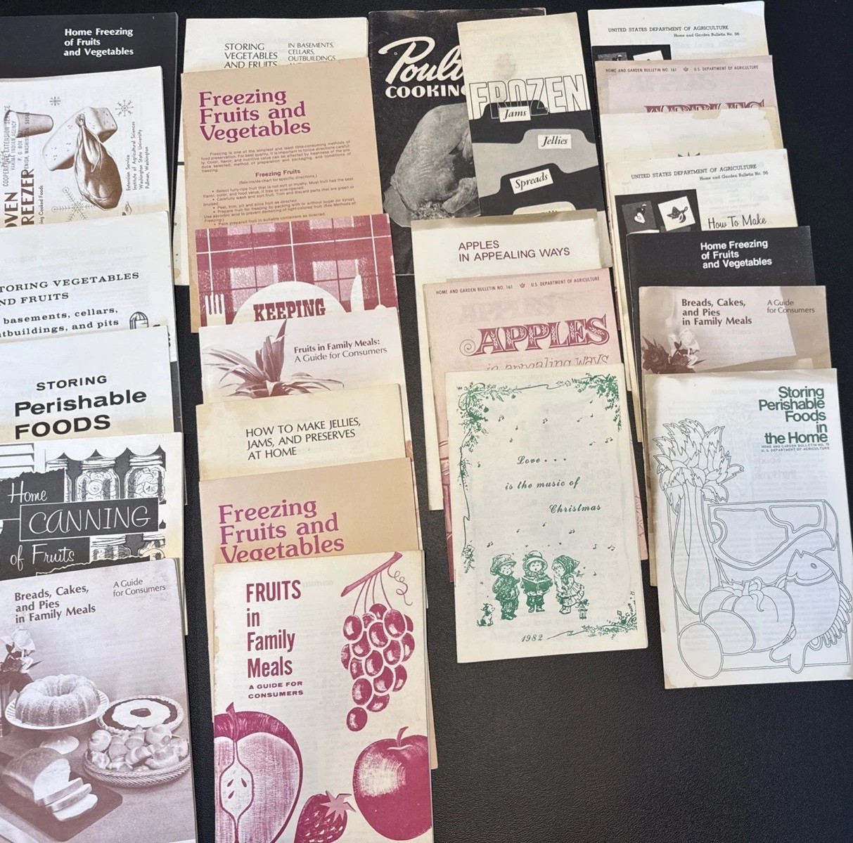 Vintage US Dept Of Agriculture Consumer Guides Canning Breads Freezing Lot of 25