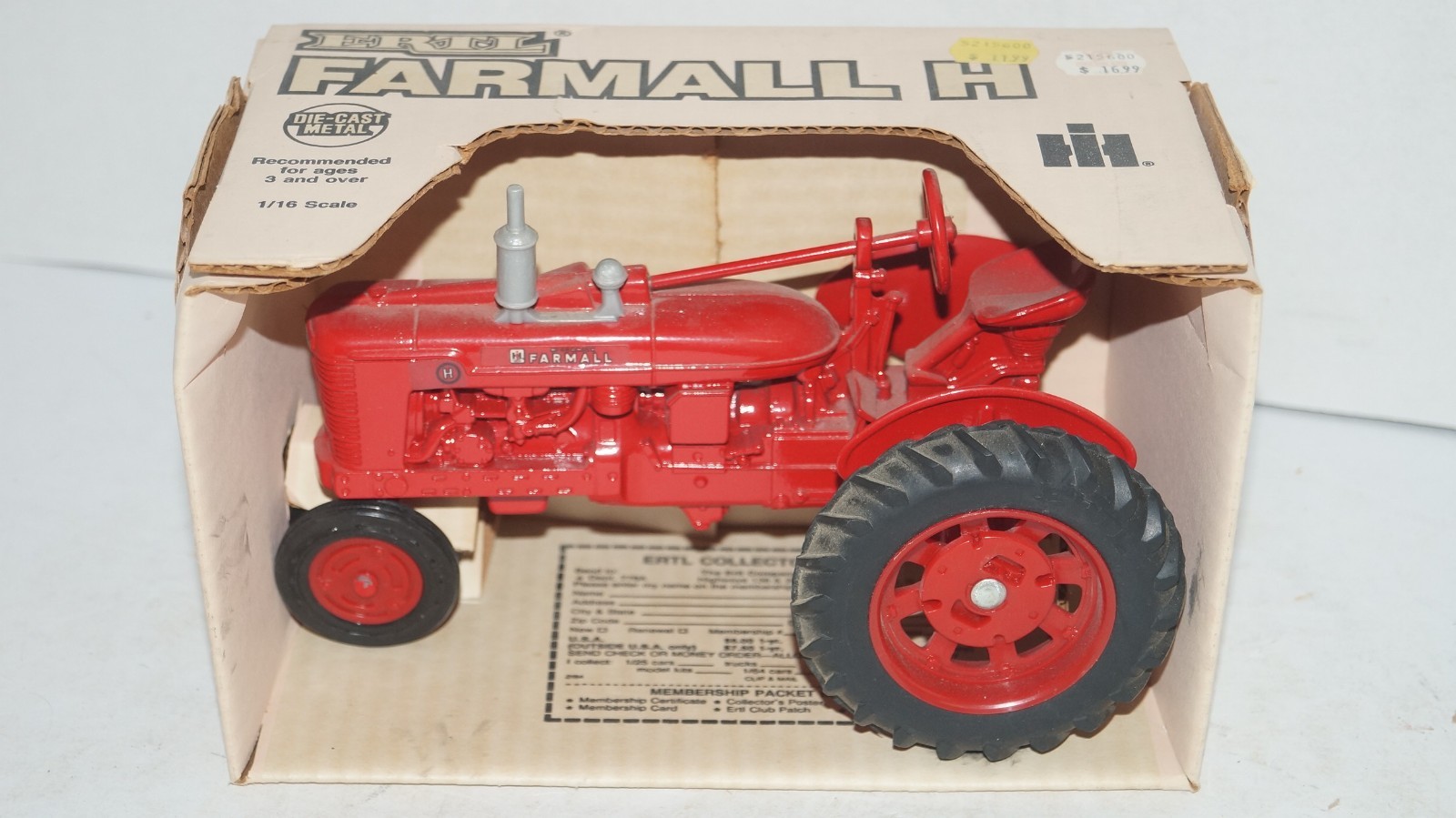Ertl FARMALL H Diecast Metal Farm Tractor 1/16 Scale USA – NEW IN BOX Dated 1986