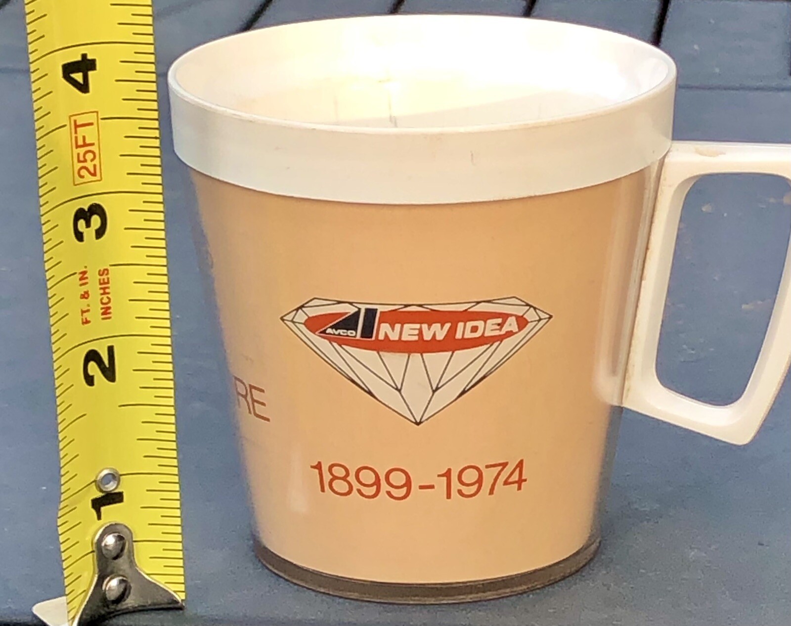 VINTAGE 1974 NEW IDEA TRACTOR FARM IMPLEMENT FLAMBEAU PLASTIC COFFEE MUG CUP AD