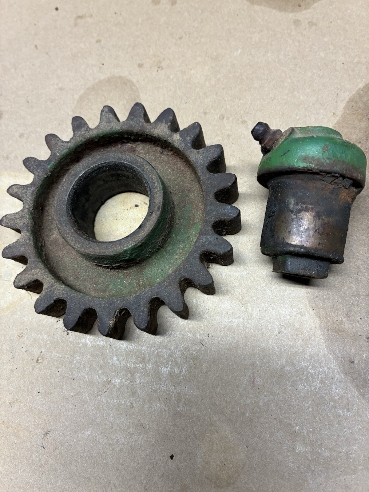 JD T542M Gear for Grain Drill. Used. 21 teeth, Made In USA Free Shipping USA