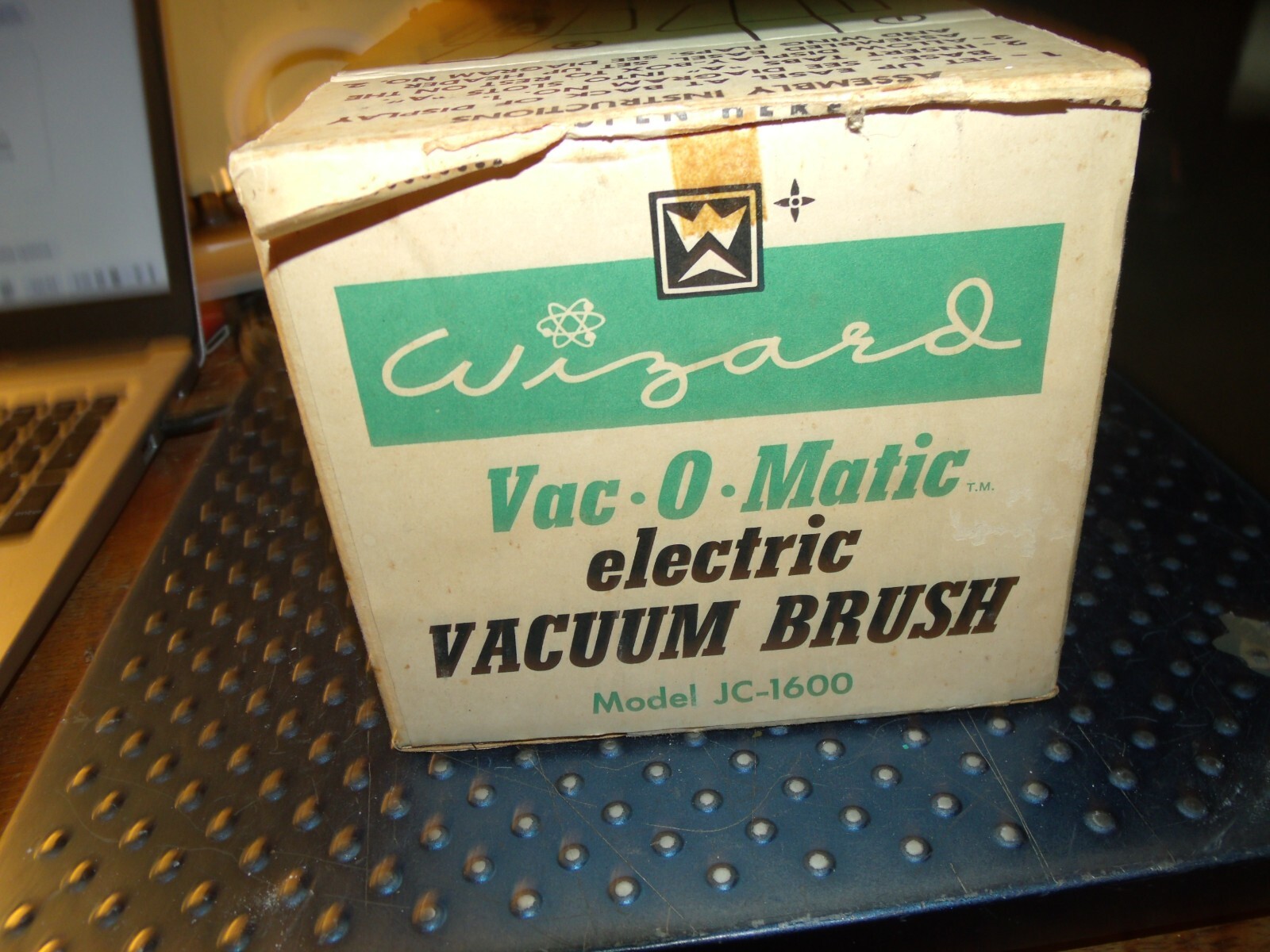 VTG WESTERN AUTO WIZARD  »VAC-O-MATIC » eletric VACUUM BRUSH