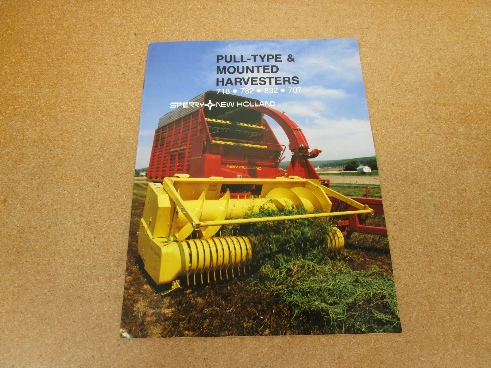 1982 Sperry New Holland Chopper hay sales brochure ORIGINAL farm literature