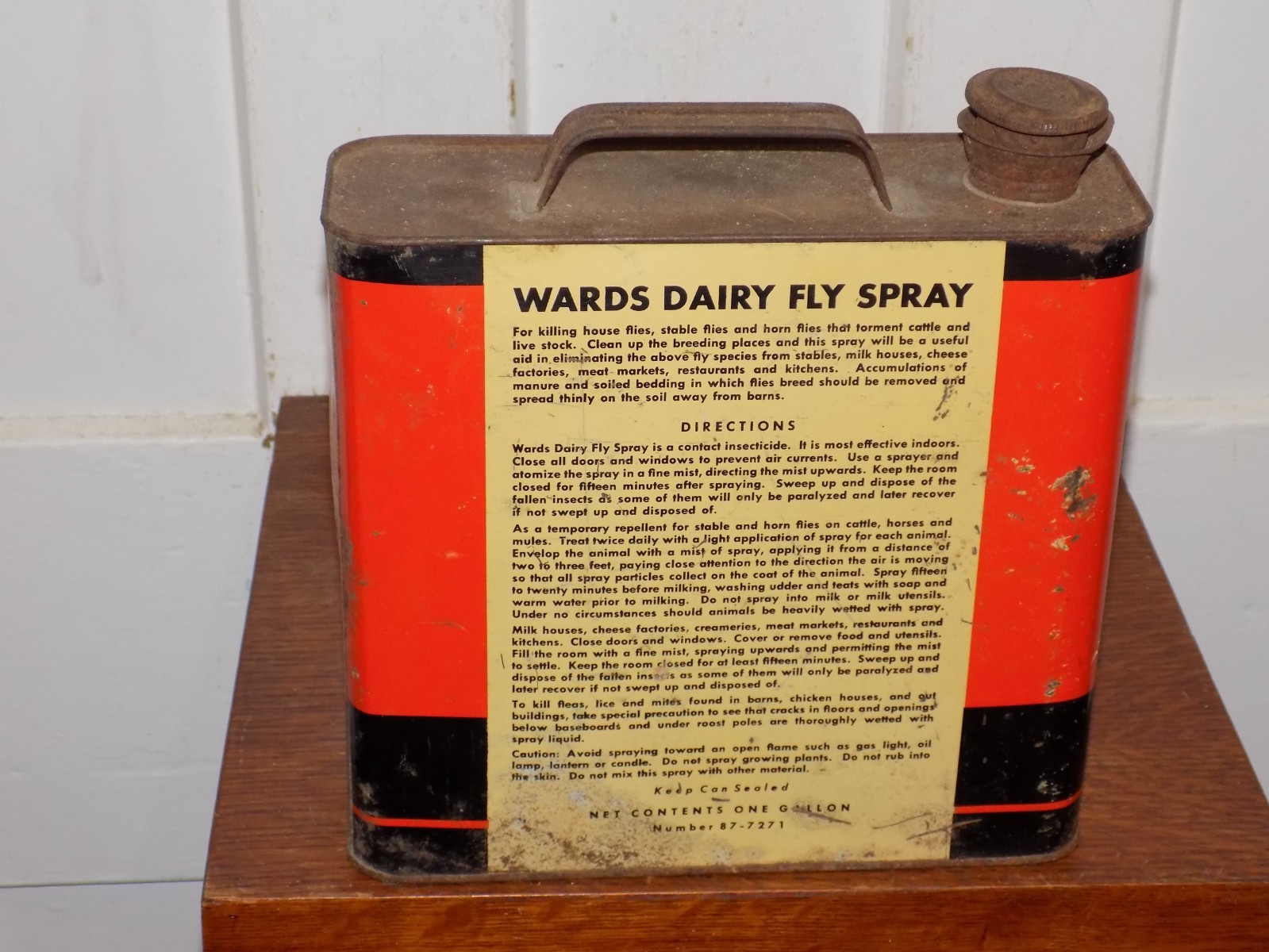 Vintage Wards Dairy Fly Spray EMPTY One Gallon Can