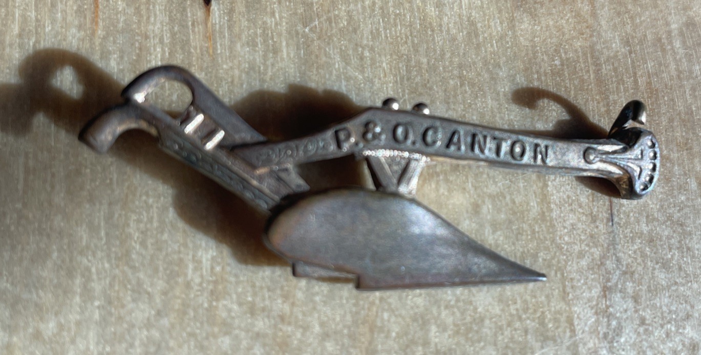 PARLIN & ORENDORFF Co Canton, IL P. & O. Co. Pin Agriculture Advertising