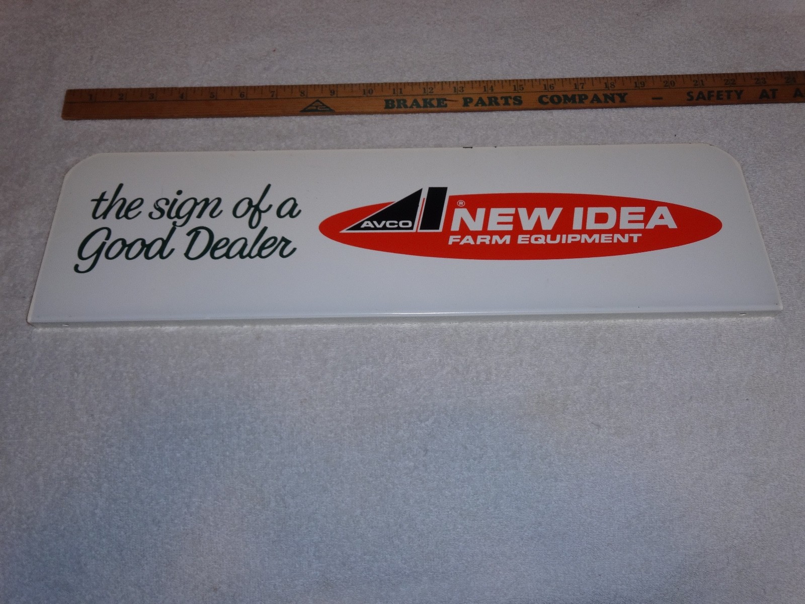 VINTAGE ANTIQUE ORIGINAL NEW IDEA FARM EQUIPMENT TRACTOR DEALER 21.5&Prime; METAL SIGN