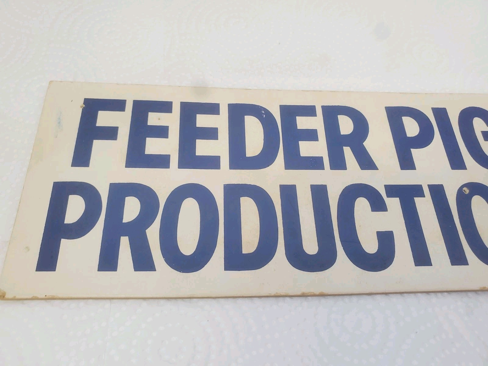 9&Prime; X 3-3/4&Prime; Cardboard Sign Feeder Pig Production Magnet Backing Farm Decor