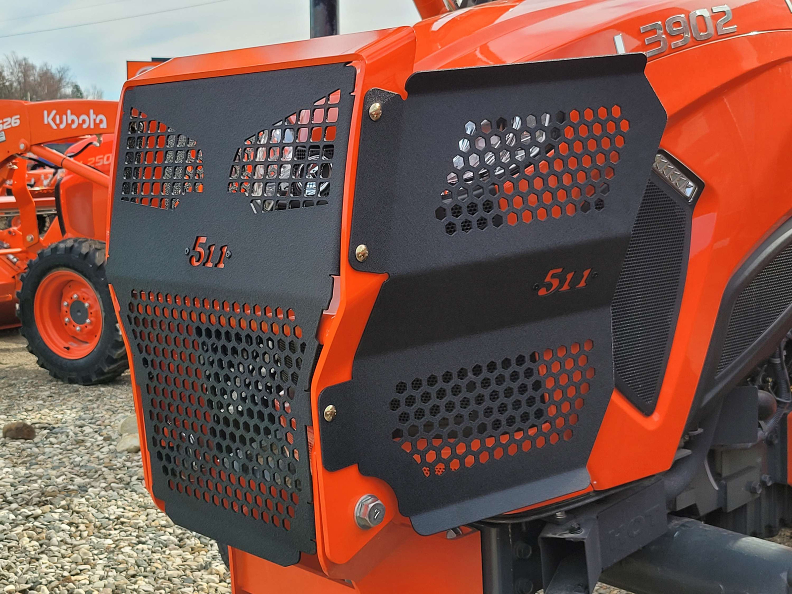 Kubota Grill Guard L2502 L3302 L3902 L4802 & L2501 with LA526 Loader