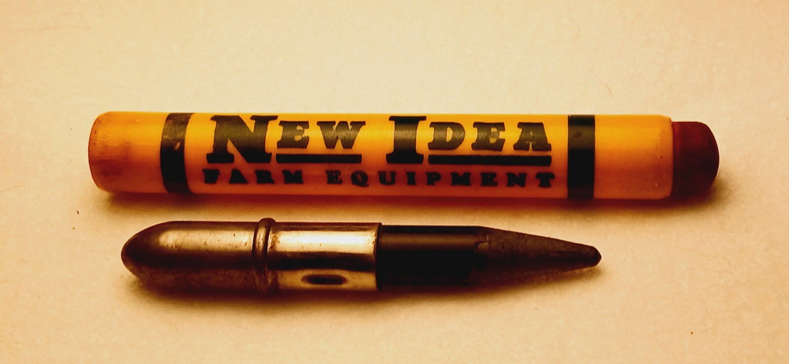 « NEW IDEA *Lester A. Buck*Leighton, Pa.*Phone 1282R13 » GRAPHITE Bullet Pencil