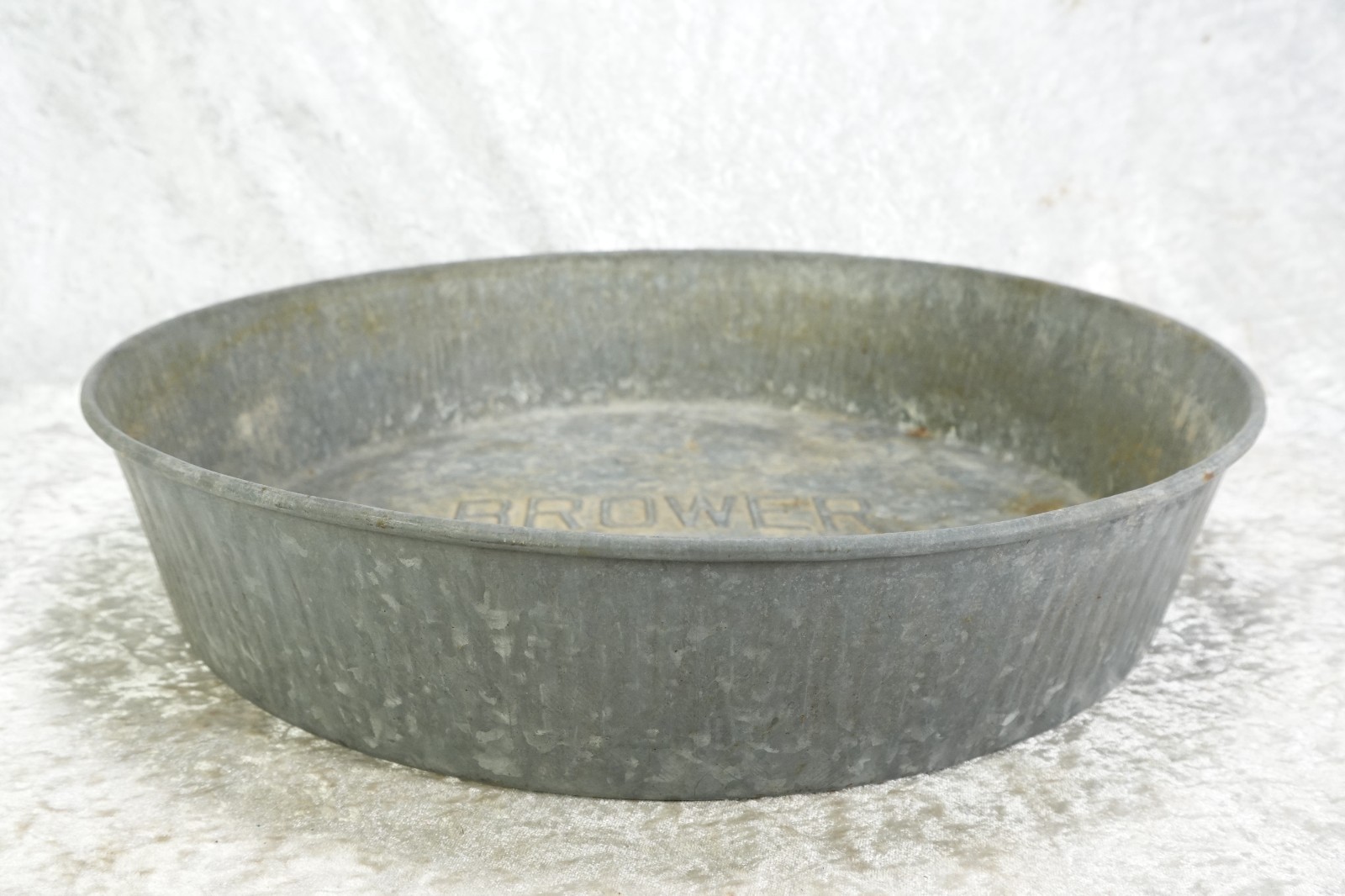 Vintage Brower Manufacturing Co. Quincy, IL 16 3/4&Prime; Galvanized Chicken Feed Pan