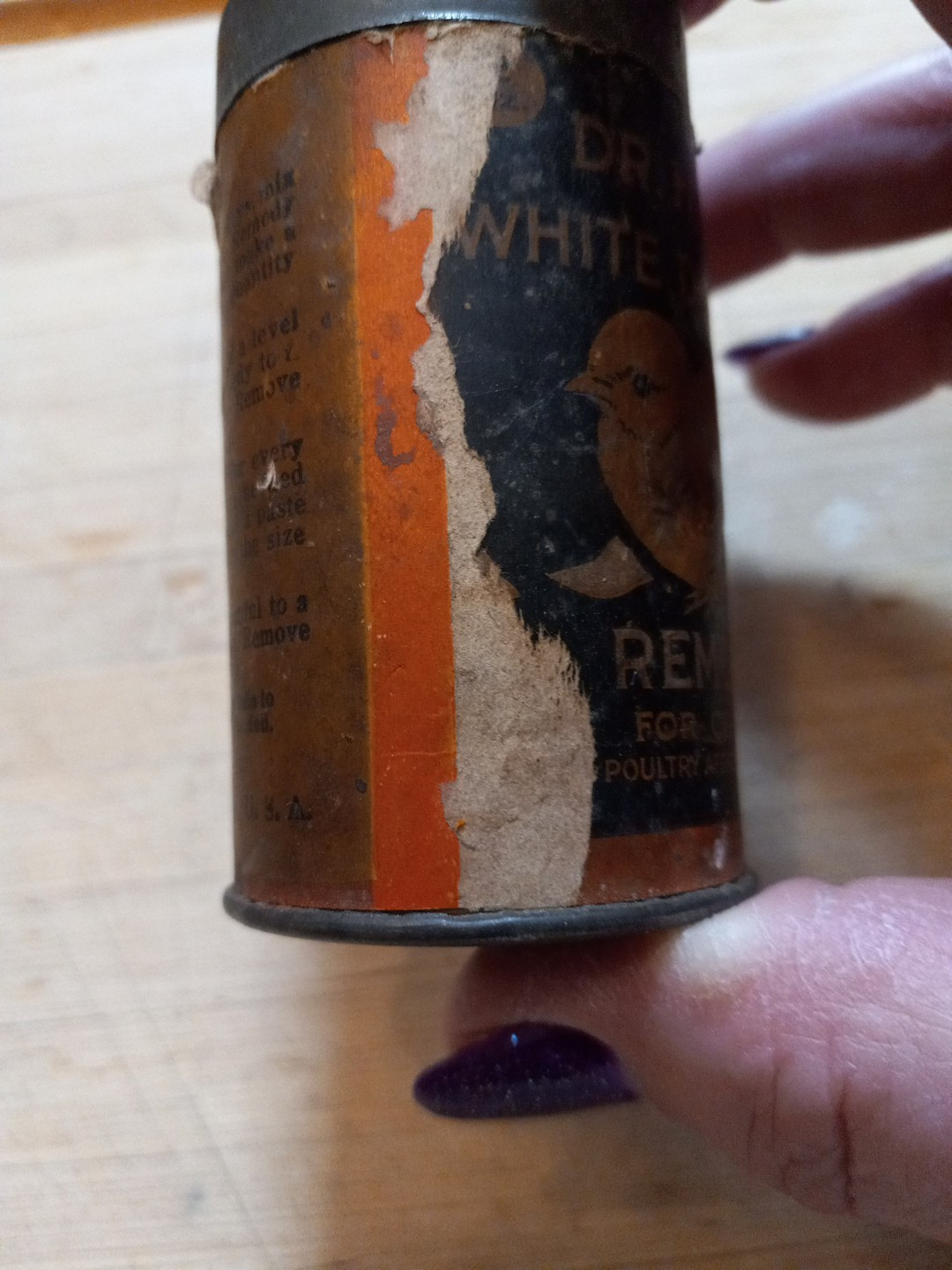 Antique Empty Tin Can 1926 Dr. Hess White Diarrhea Remedy for Chicks .25