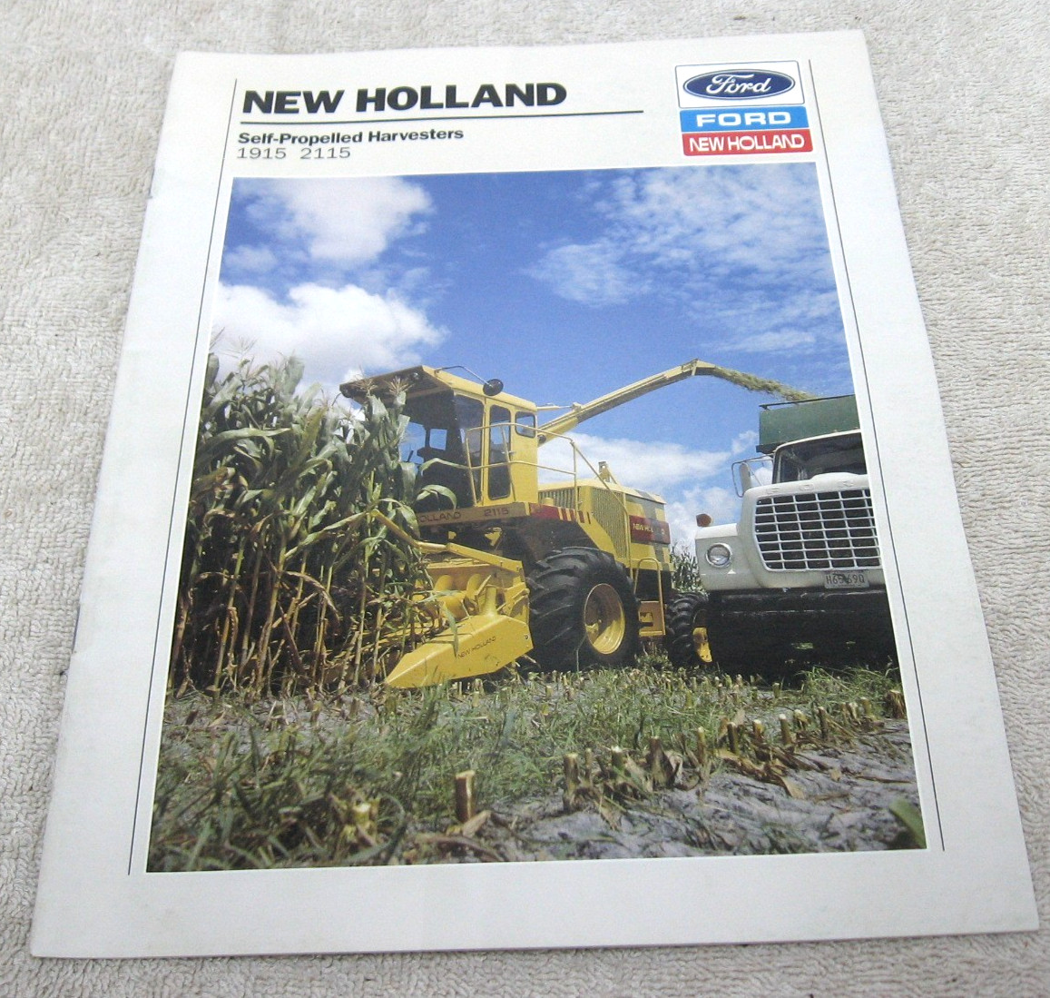 VINTAGE 1989 NEW HOLLAND SELF PROPELLED HARVESTER BROCHURE 1915 2115
