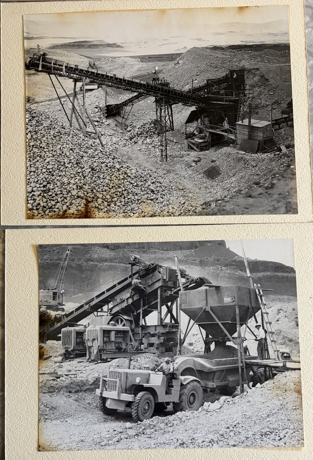 24 VINTAGE PHOTOS MINING INDUSTRIAL SITE MANITOWOC CATERPILLAR EQUIPMENT AT WORK