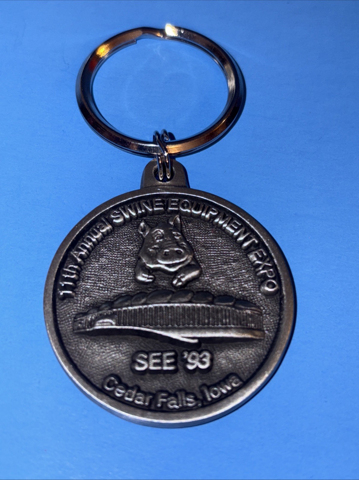 1993 Swine Equipment Expo Cedar Falls IA Keychain Pig Pork Farm Pewter