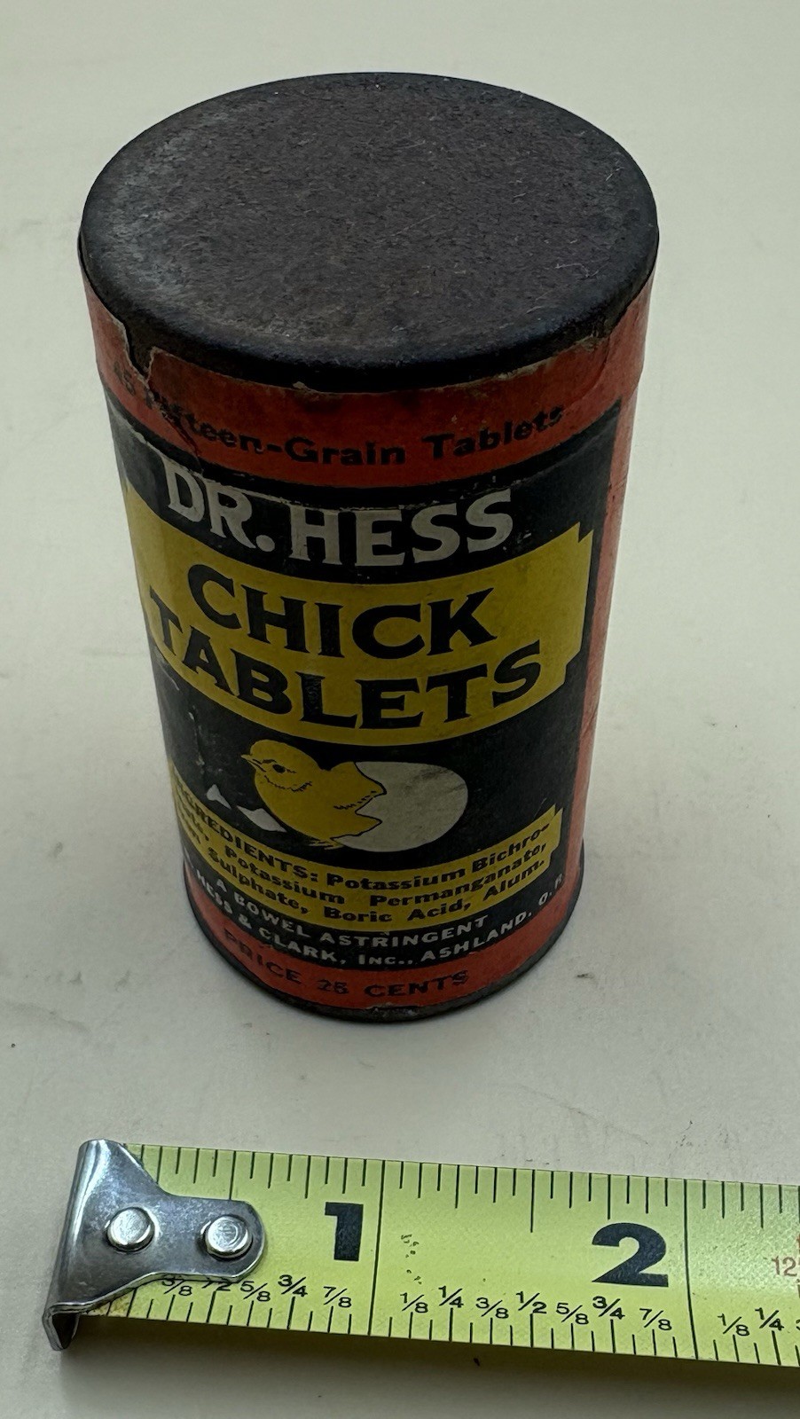 VINTAGE DR HESS CHICK TABLETS CONTAINER Hess & Clark Ashland Ohio Chicken