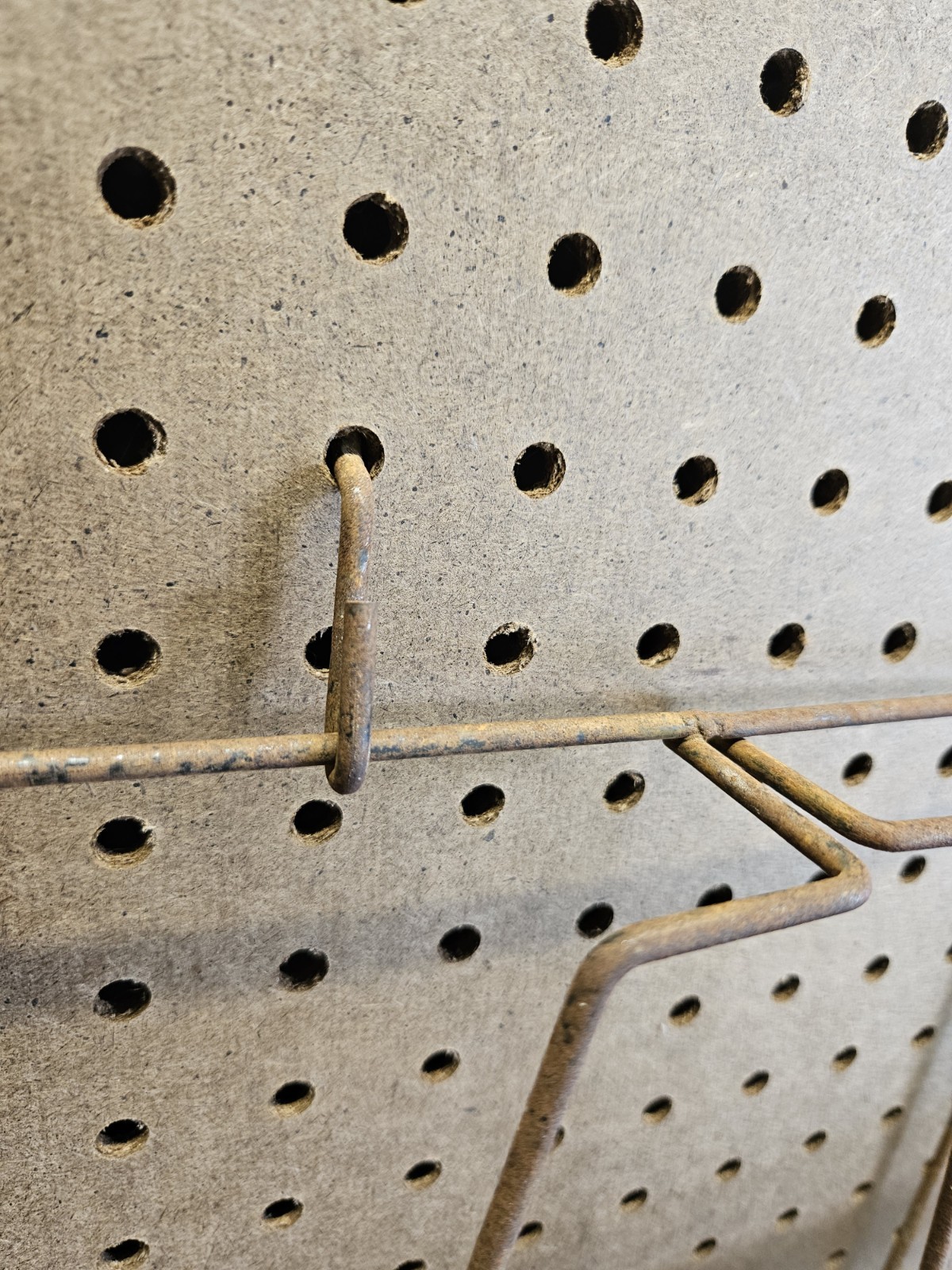 Starline Labor Saver Metal Pegboard Display Arm Hook w/Sign Plate barn cleaner