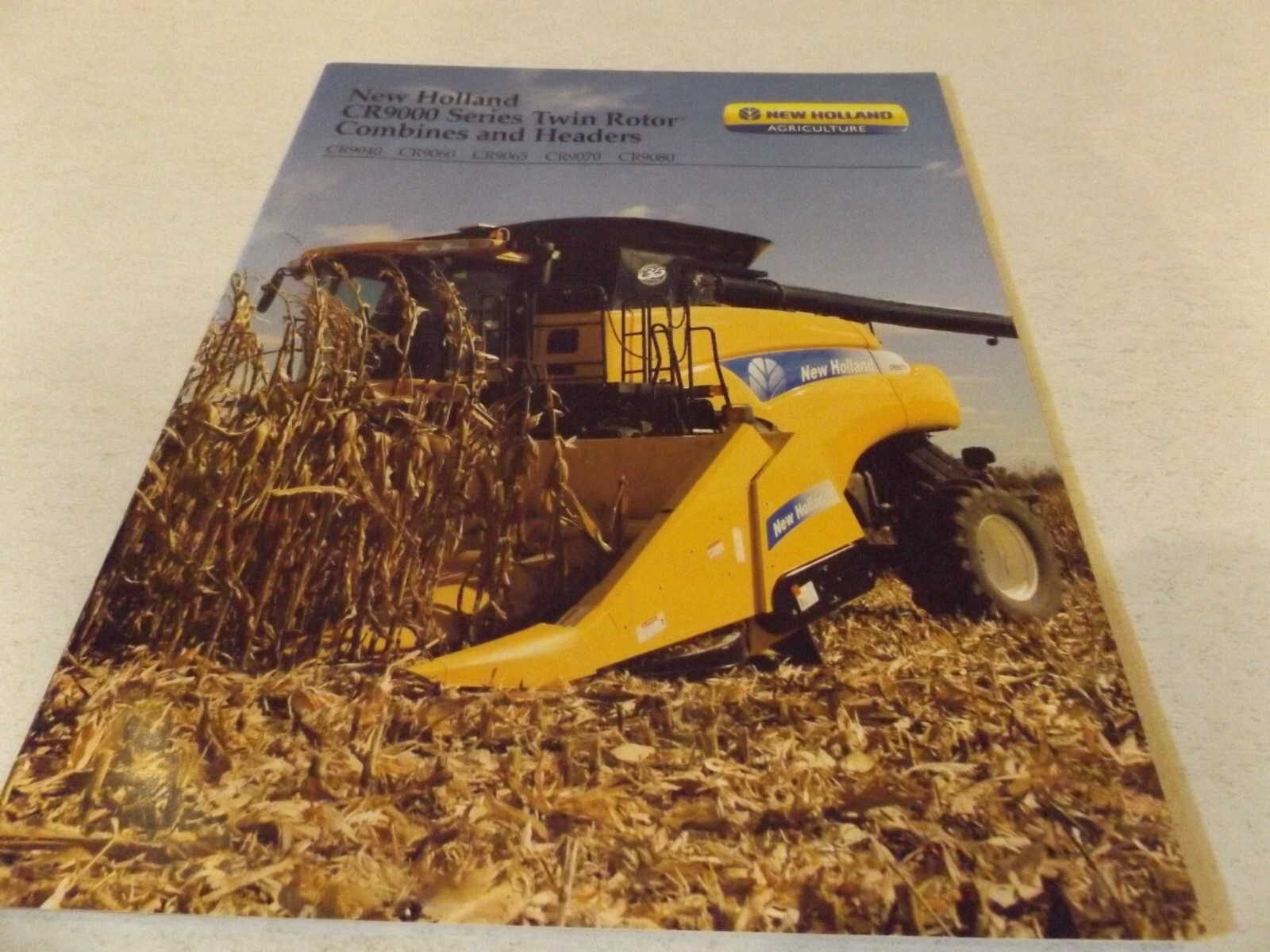 09 NH CR9000 SERIES TWIN ROTOR COMBINES AND HEADERS CR9040 CR9060 CR9070 CR9080