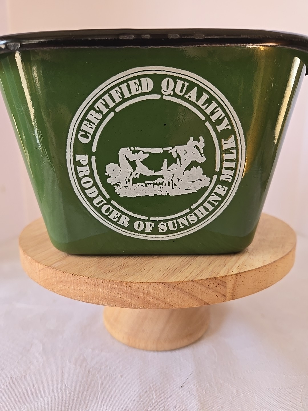 Certified Quality Producer of Sunshine Milk Green Enamel Metal Container Cow
