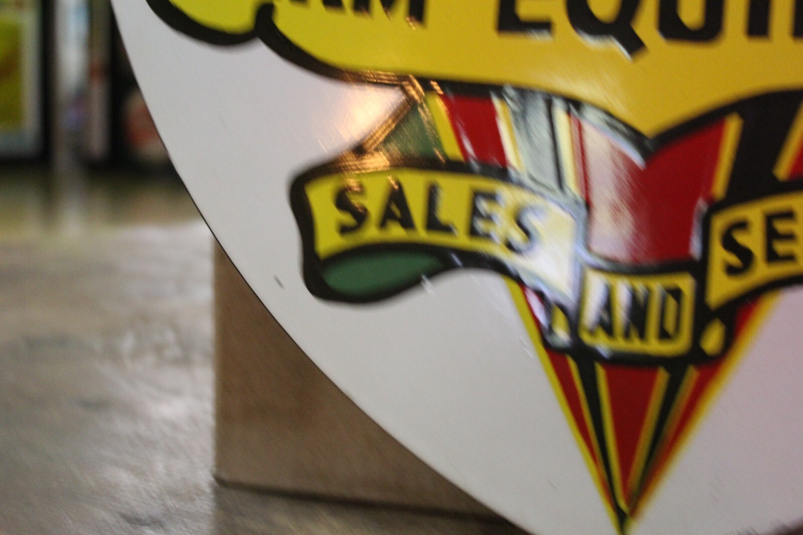 RARE 1950s WOOD&rsquo;S ELECTRICAL FARM EQUIPMENT PORCELAIN METAL DEALER SIGN MILK COW