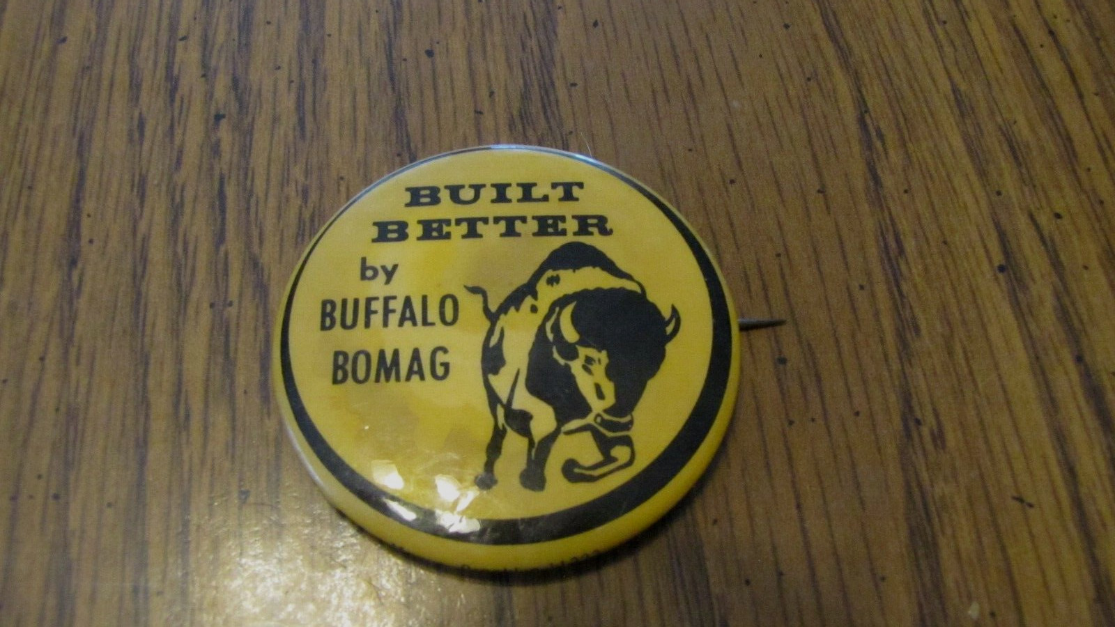 Vintage Celluloid Pinback Buffalo Bomag Road Construction Equipment Button