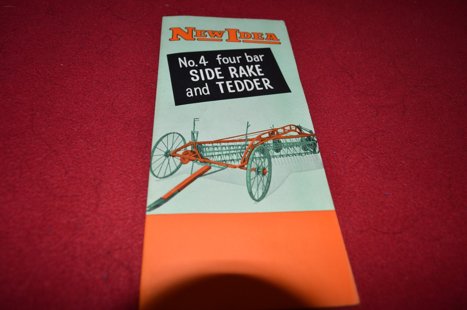 New Idea No. 4 Side Rake & Tedder Dealer&rsquo;s Brochure DCPA5