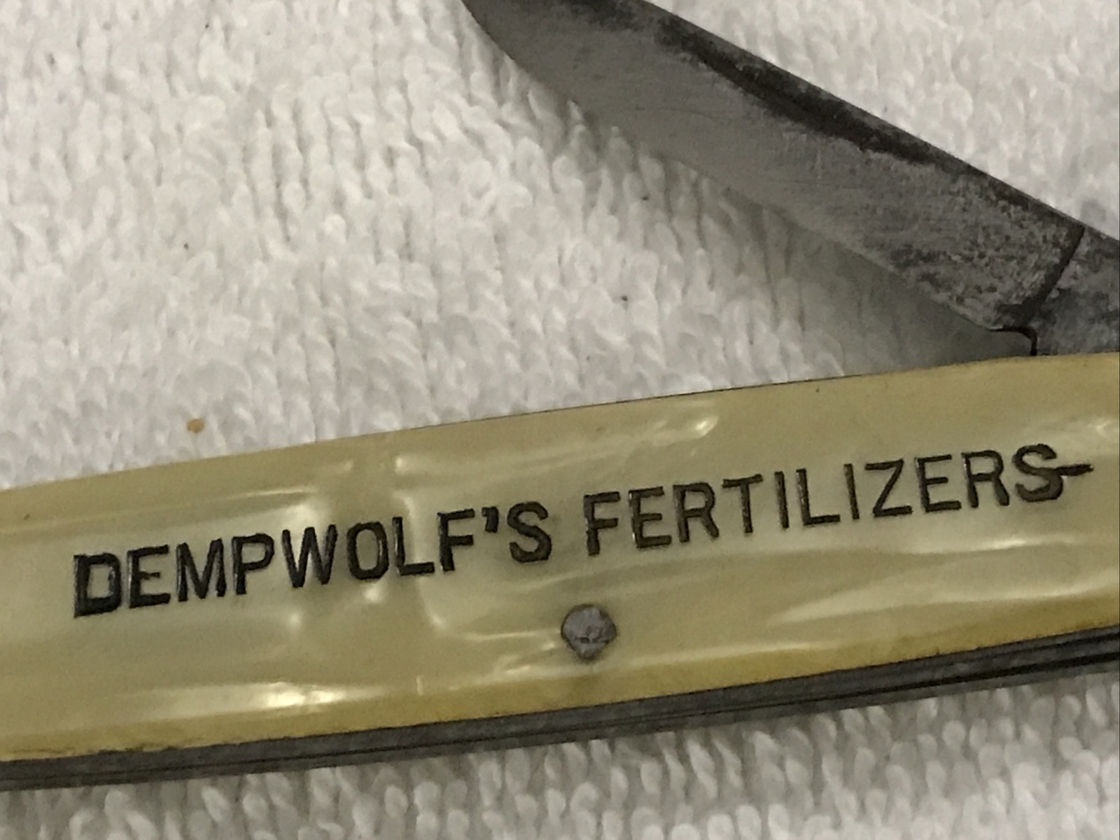 DEMPWOLF’S FERTILIZERS, YORK CHEMICAL WORKS, VINTAGE UTICA ADVERTISING KNIFE