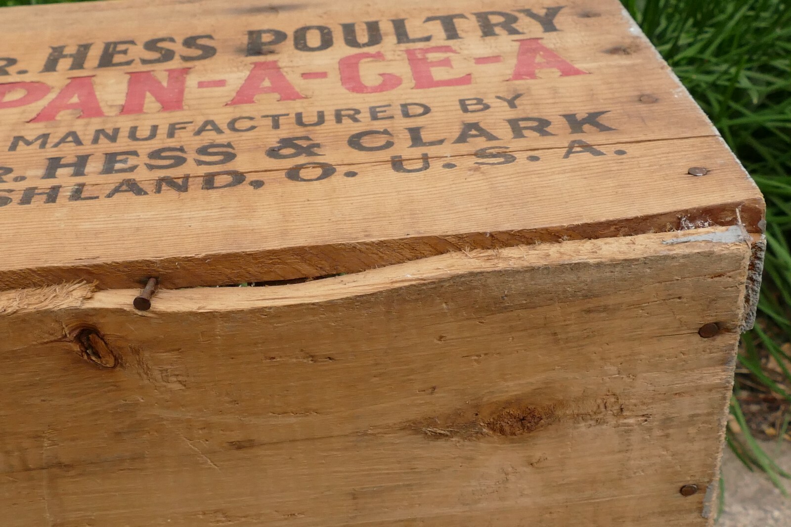 Vintage Dr Hess & Clark Poultry Wood Egg Crate Box Advertising Ashland, Ohio
