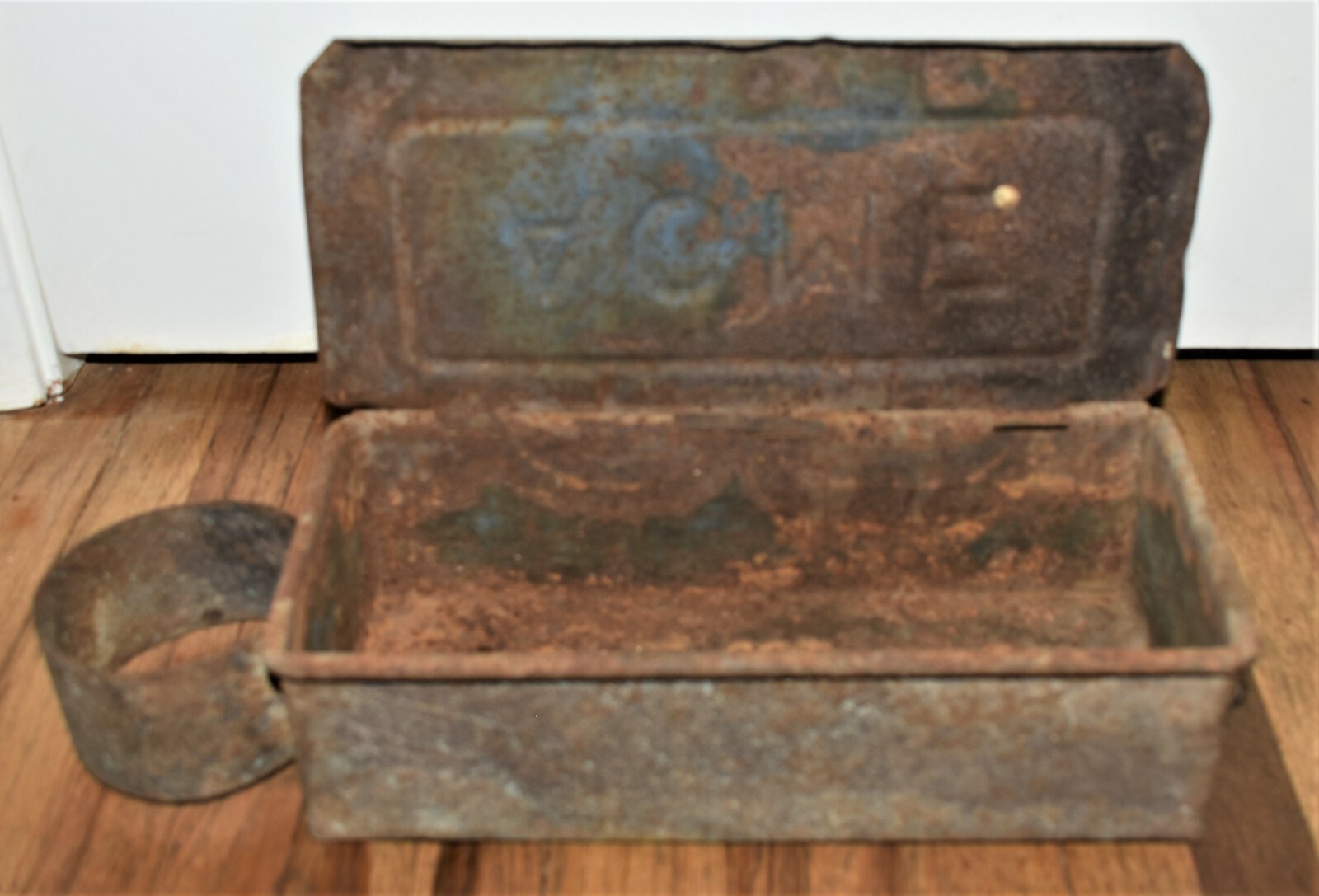 Antique Vintage ACME Farm Tractor Equipment Tool Box w Oil Can Ring