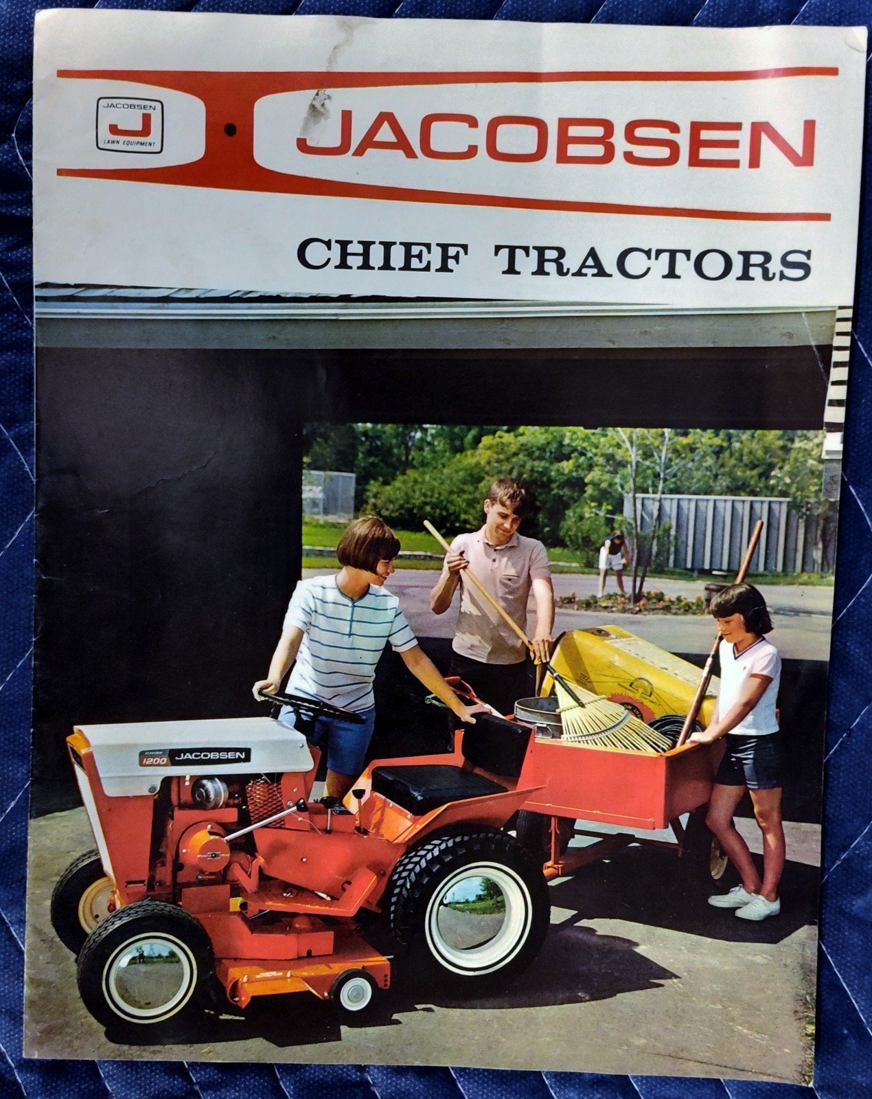 NOS 1967 Jacobsen Chief Tractors Lawn and Garden Brochure Catalogue -8 Pages