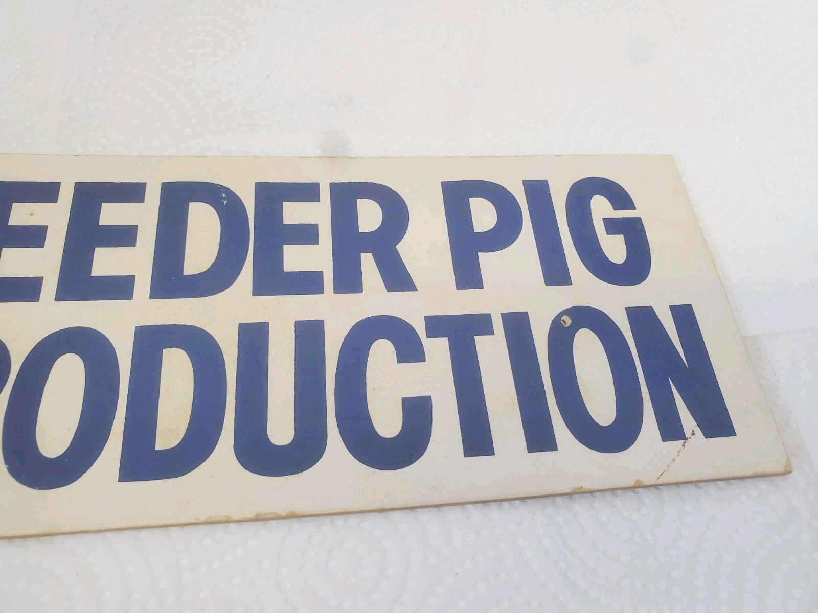 9&Prime; X 3-3/4&Prime; Cardboard Sign Feeder Pig Production Magnet Backing Farm Decor
