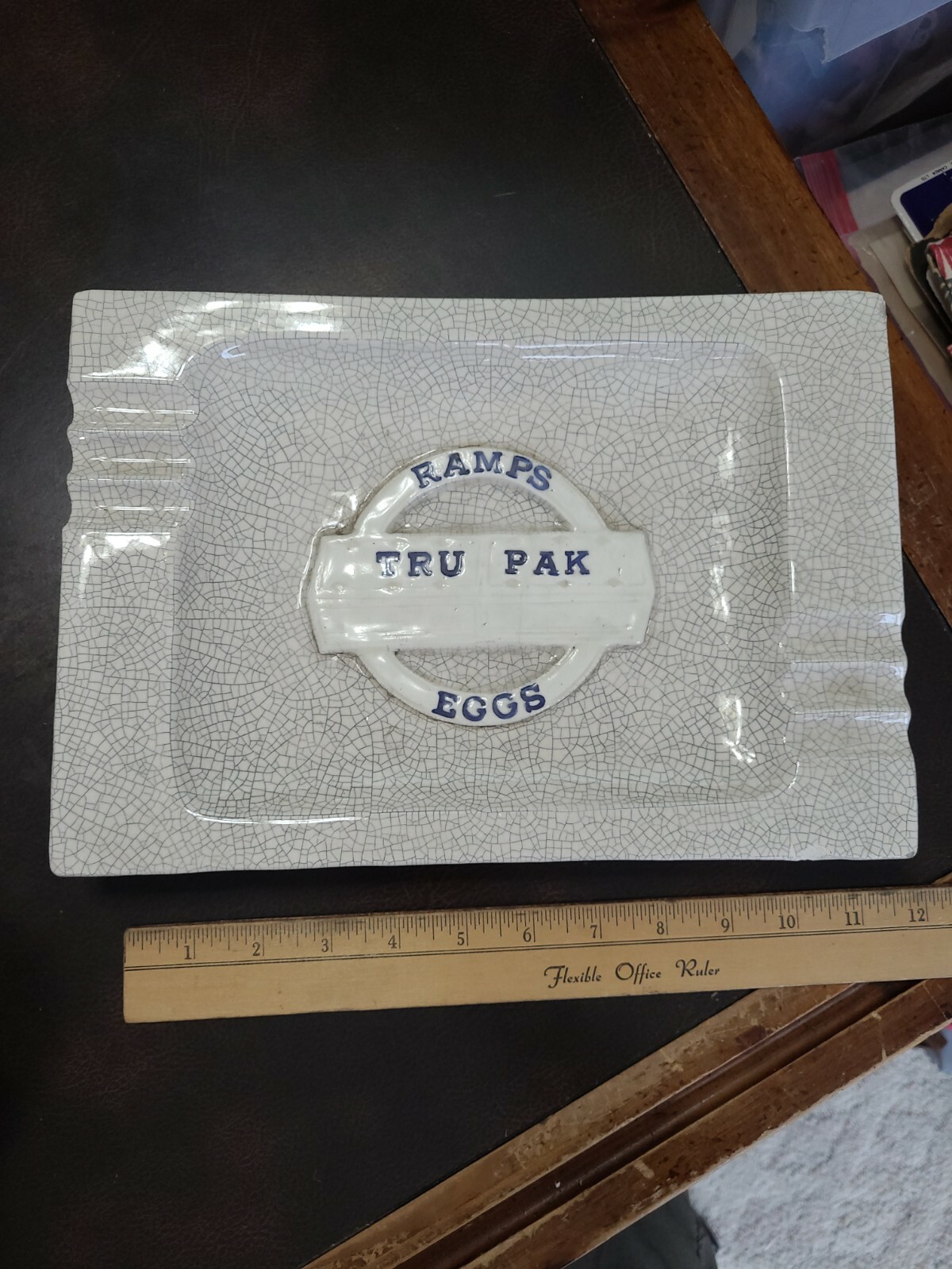 1940s XL Country Market Store Size Ramps Tru Pak Eggs Ceramic Ashtray