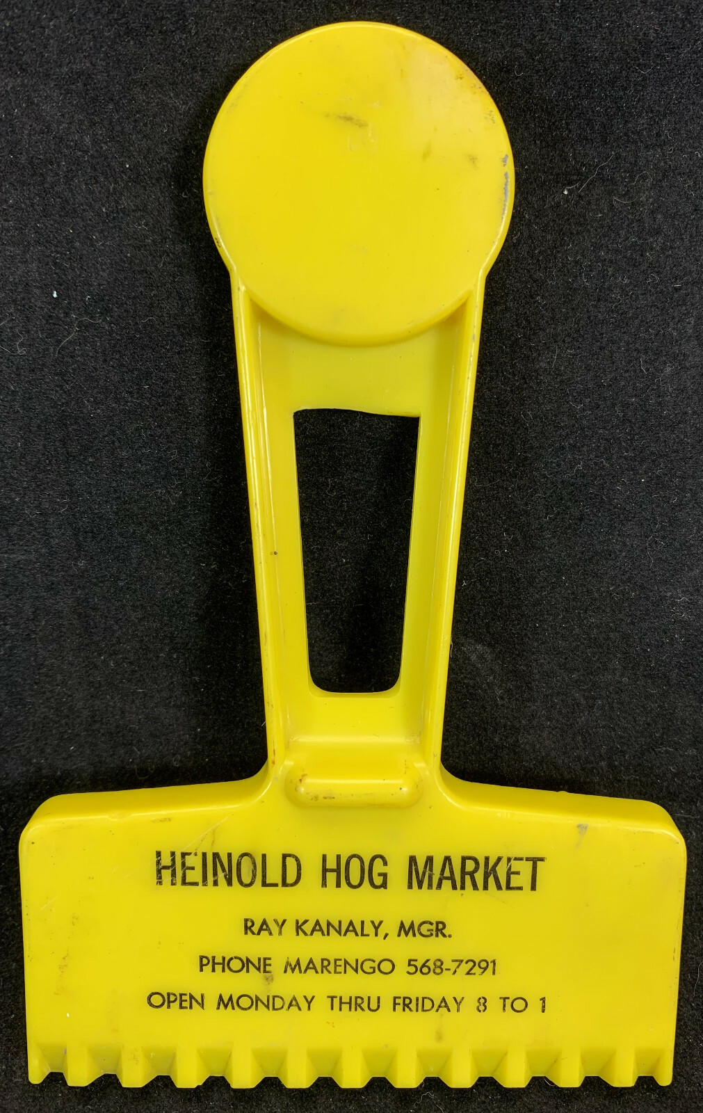 Heinold Hog Market Yellow Plastic Vintage Ice Scraper Marengo Illinois 1957 USA