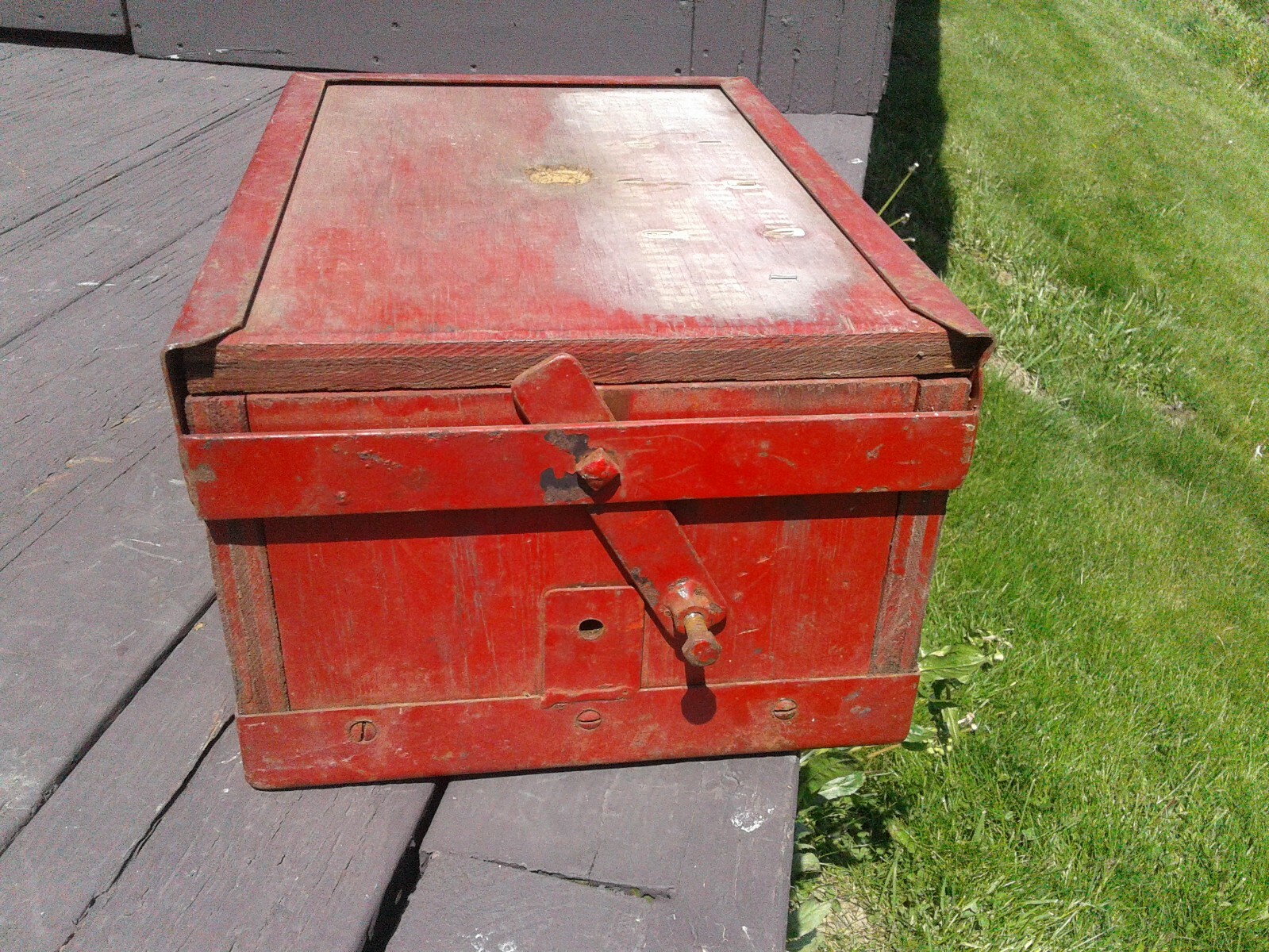 Antique Red Engine Tractor Fuel Pump Wood Shipping Crate Wilson Freight Co.