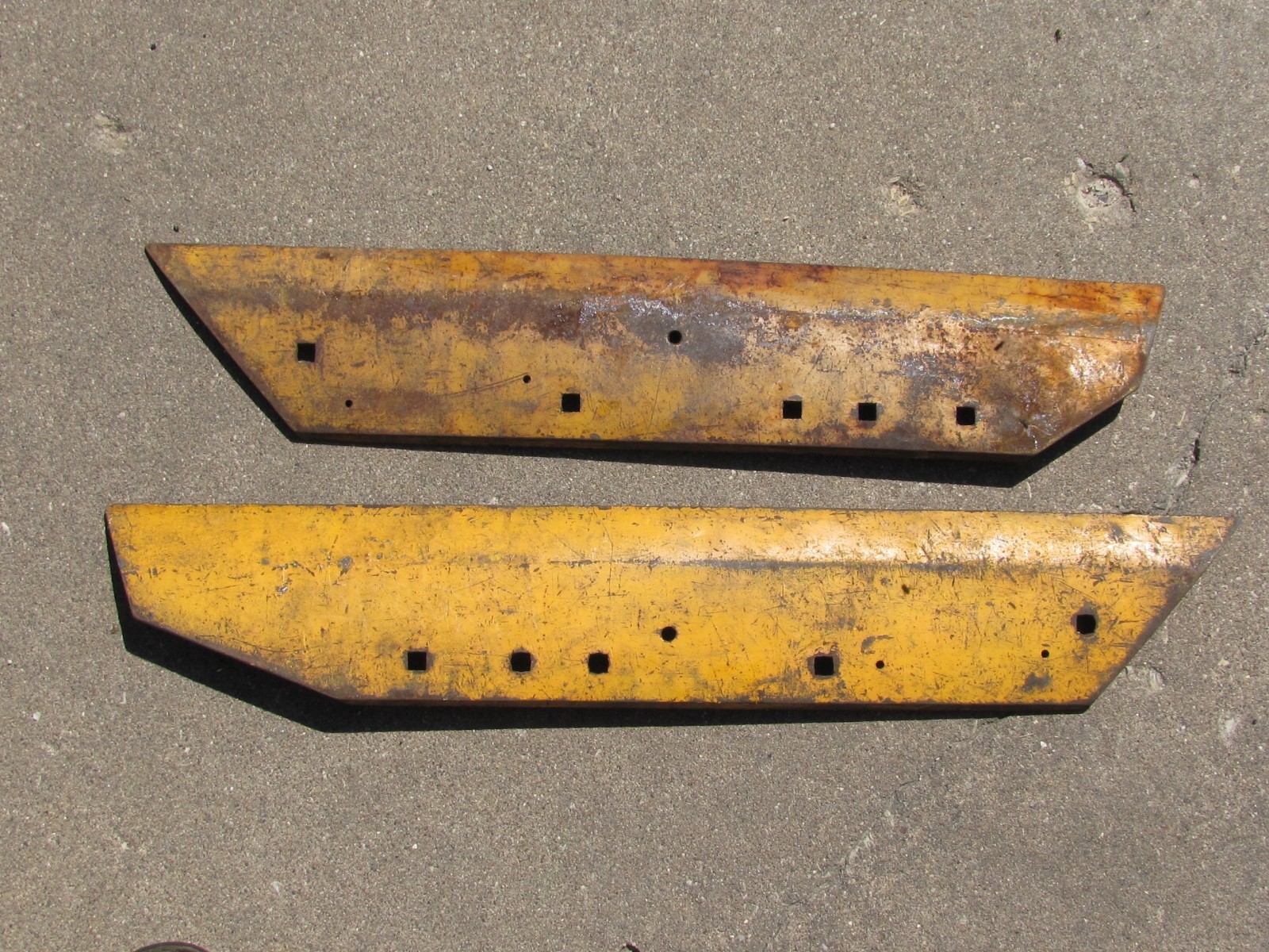 RARE FACTORY MASTER SAMPLE PLOW SHARE SET 515699R5 CRESCENT FORGE HAVANA ILL